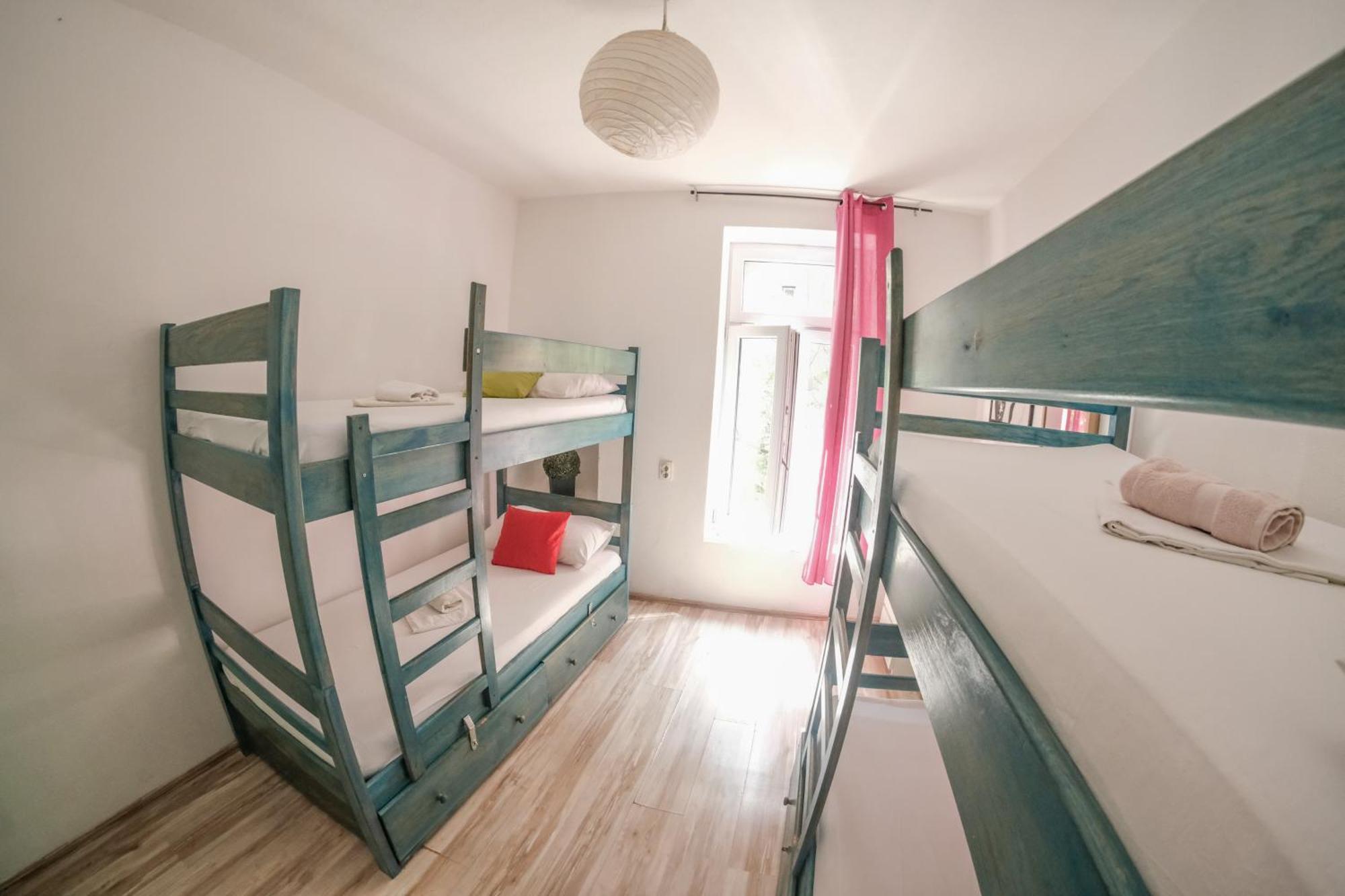 White Rabbit Hostel Хвар Екстер'єр фото