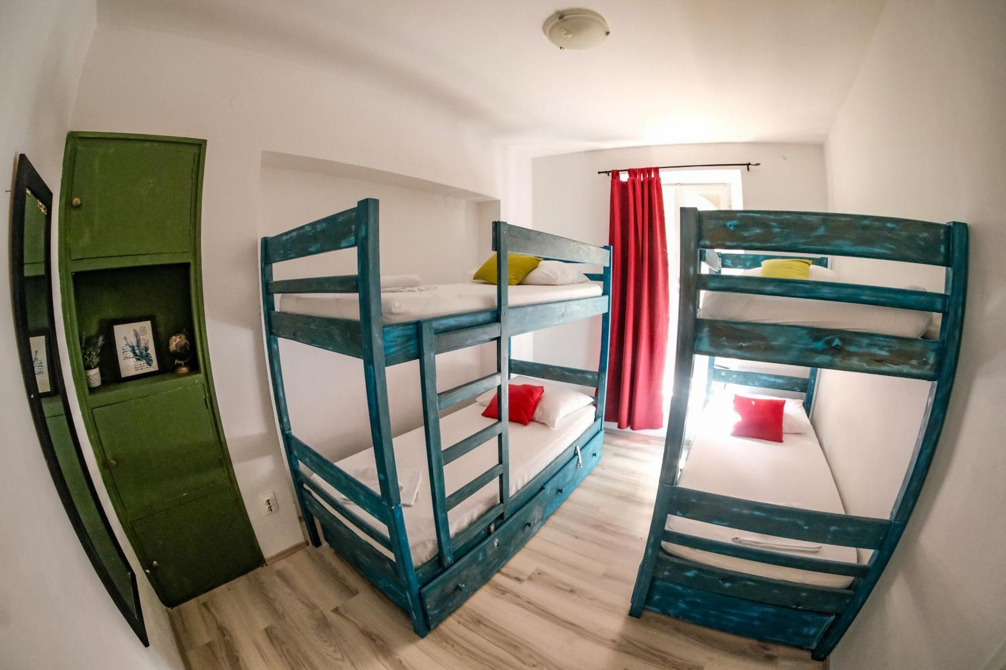White Rabbit Hostel Хвар Екстер'єр фото