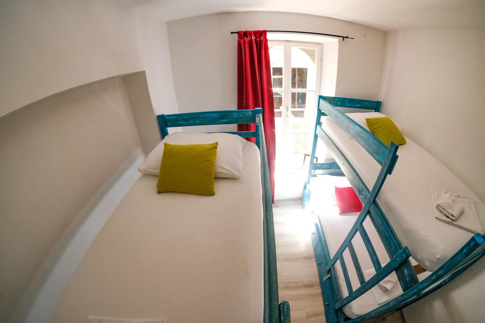 White Rabbit Hostel Хвар Екстер'єр фото