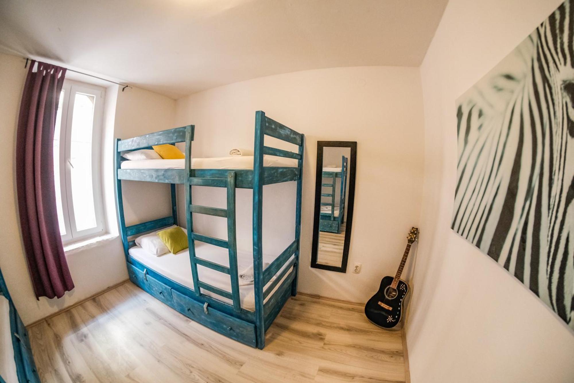 White Rabbit Hostel Хвар Екстер'єр фото