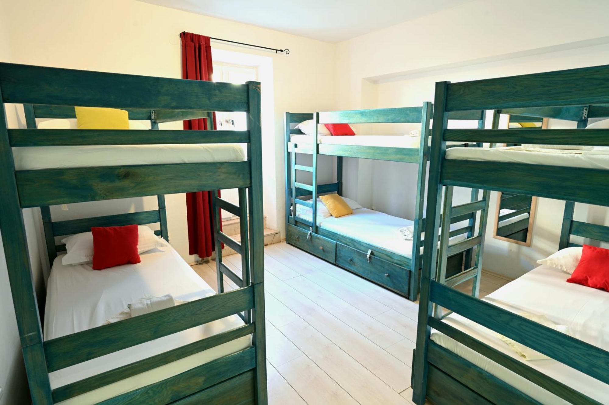 White Rabbit Hostel Хвар Екстер'єр фото