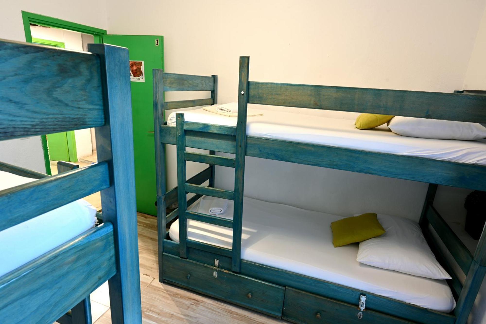 White Rabbit Hostel Хвар Екстер'єр фото
