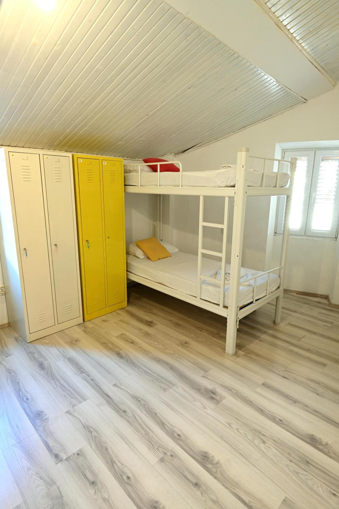 White Rabbit Hostel Хвар Екстер'єр фото