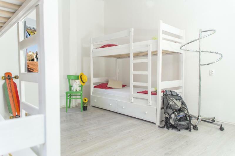 White Rabbit Hostel Хвар Екстер'єр фото